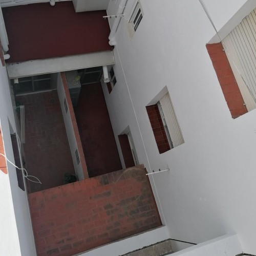 Trabajo pintor en Córdoba en patio interior en comunidad de propietarios